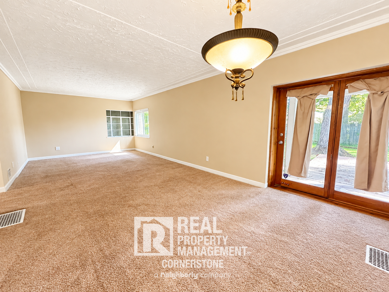 720 Ashley Drive - Photo 5 of 36