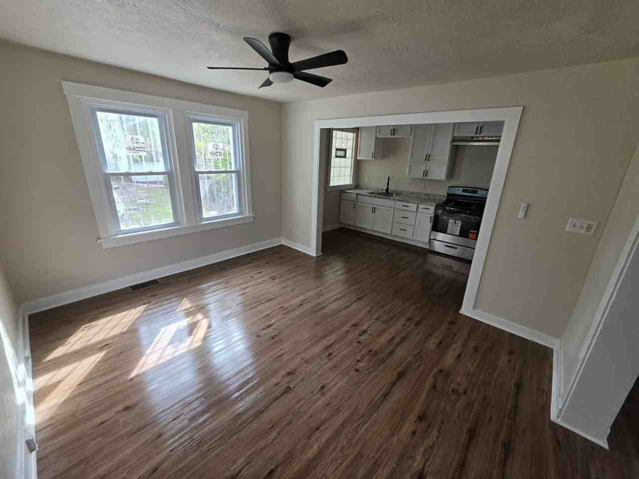 2028 Chalfant St - Photo 2 of 15