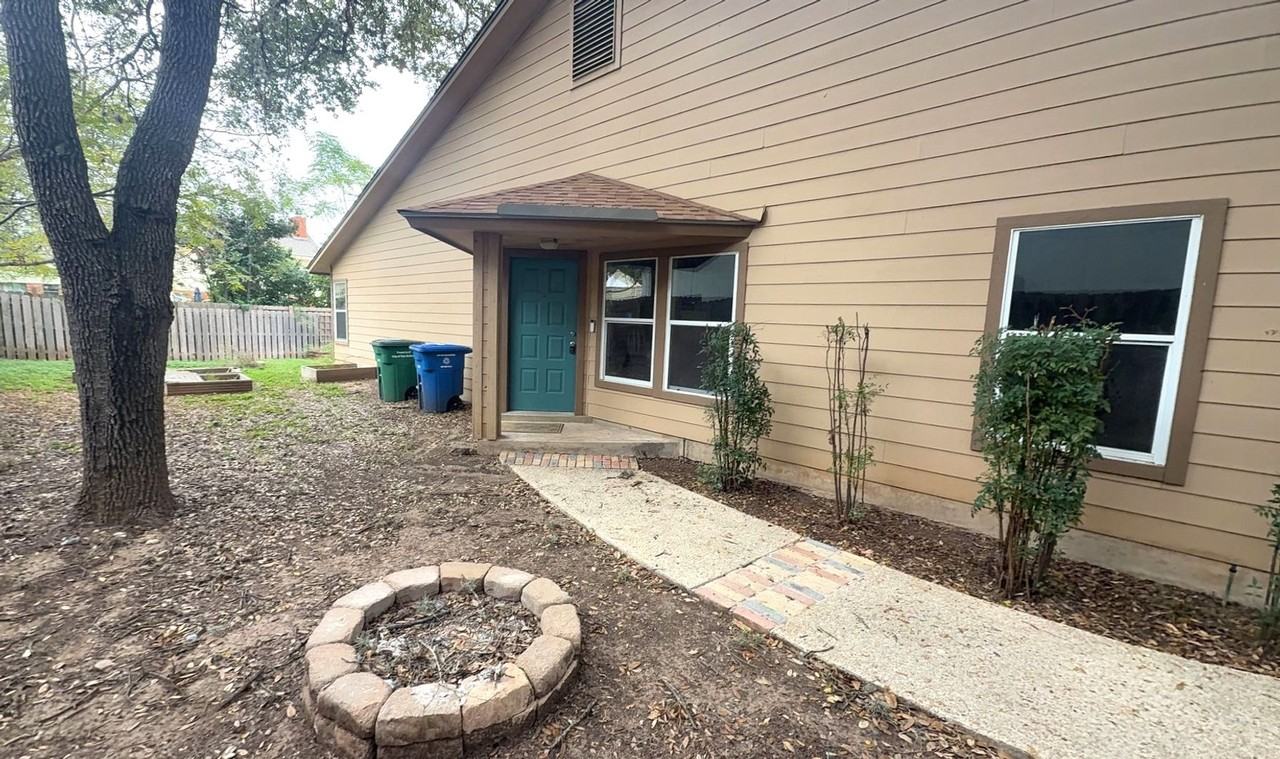 6622 Country Field Dr - Photo 2 of 14
