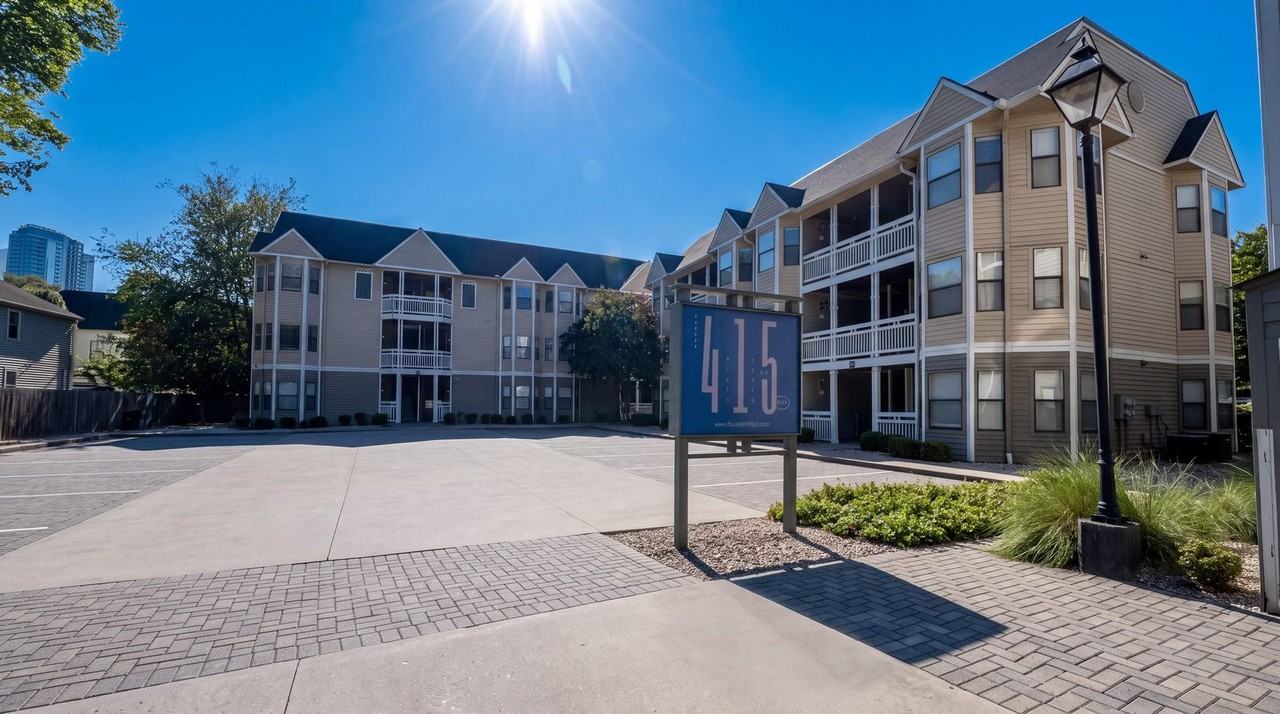 415 Flats - Photo 4 of 34