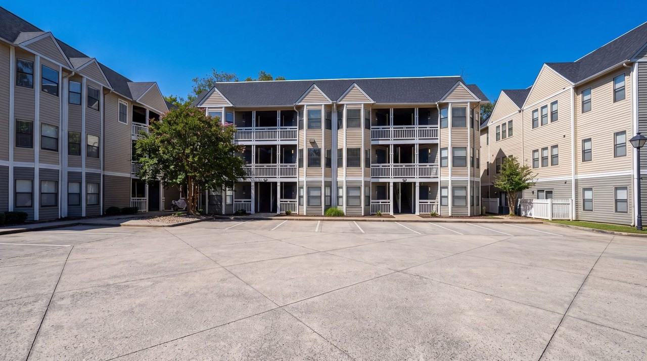 415 Flats - Photo 5 of 34