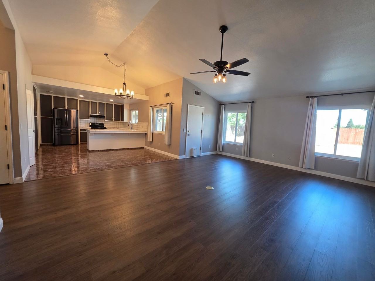 1550 E Vine Ct - Photo 4 of 23