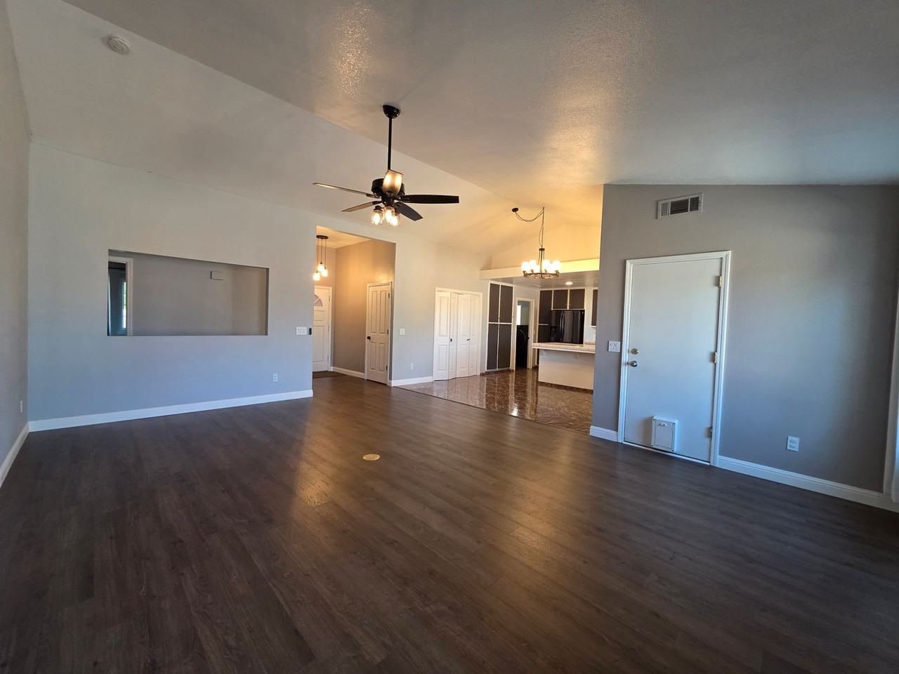 1550 E Vine Ct - Photo 5 of 23
