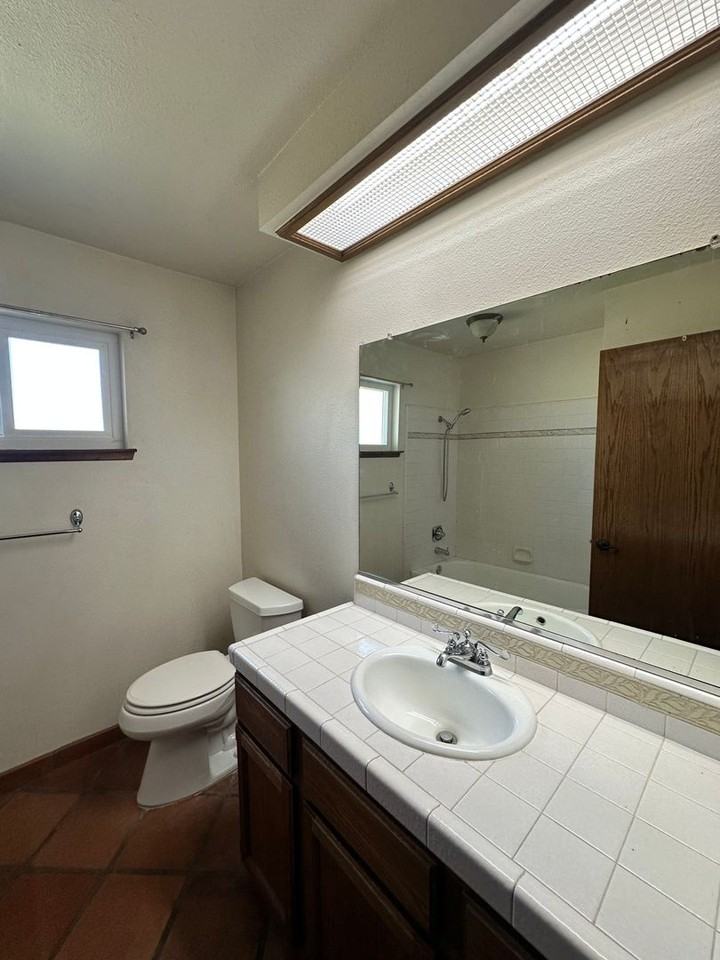 1908 E College Ave - Photo 6 of 9