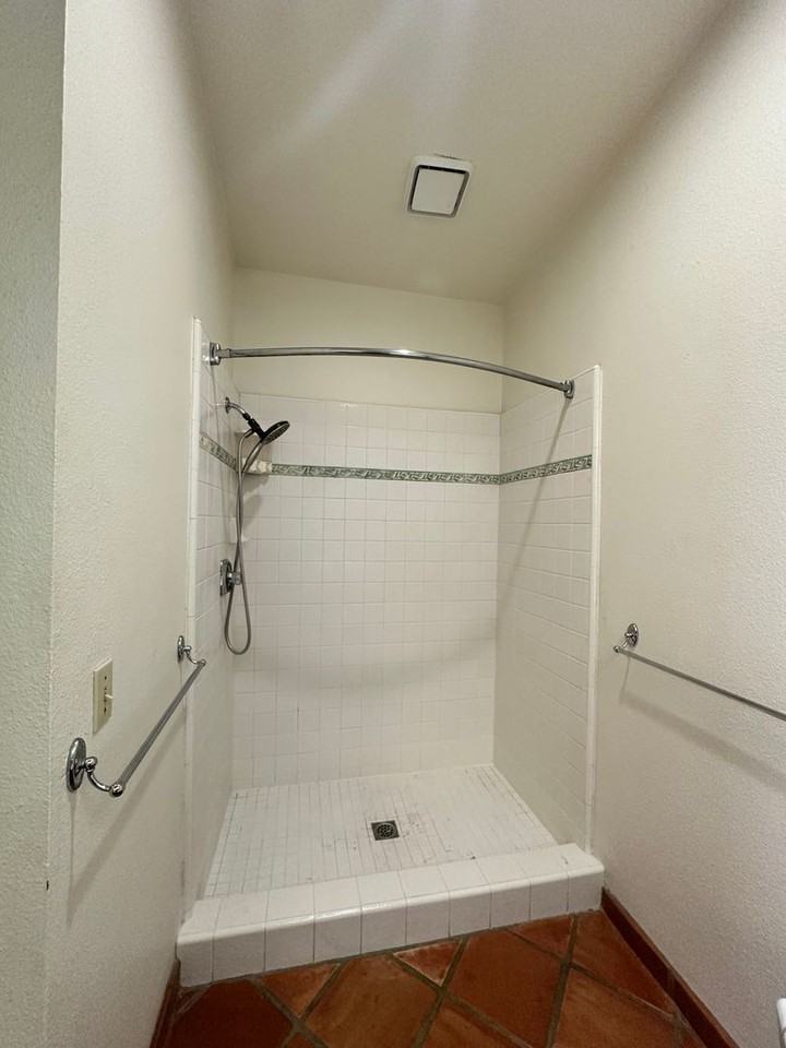 1908 E College Ave - Photo 7 of 9