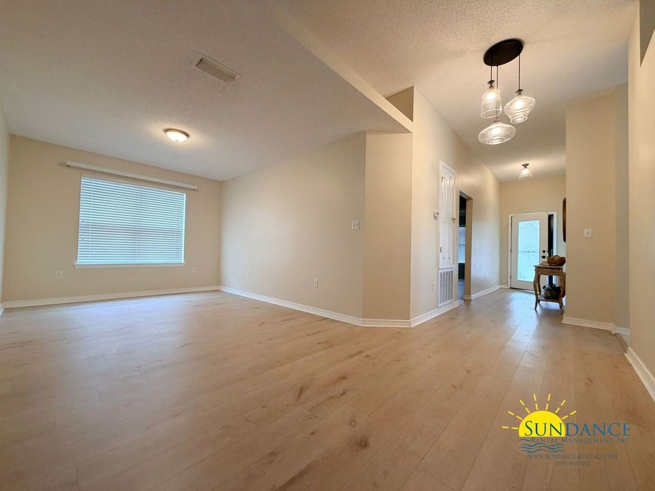 1625 Trent St - Photo 4 of 29
