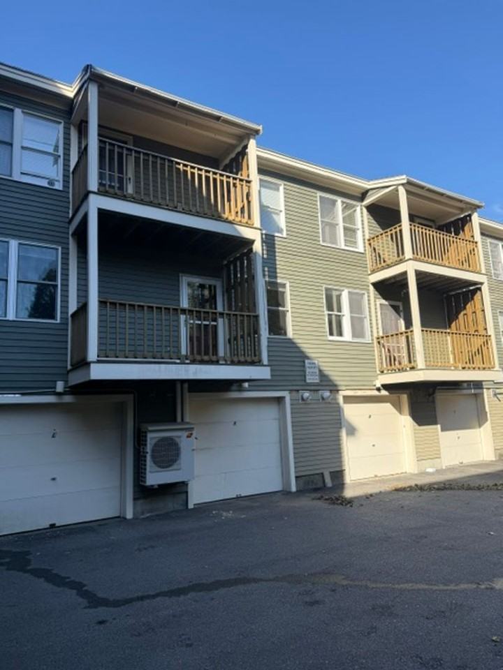 207 Vaughan St #9 - Photo 2 of 21