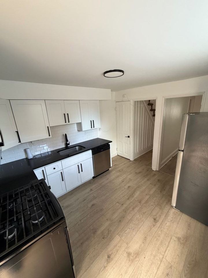 1823 N 26th St - Photo 3 of 21