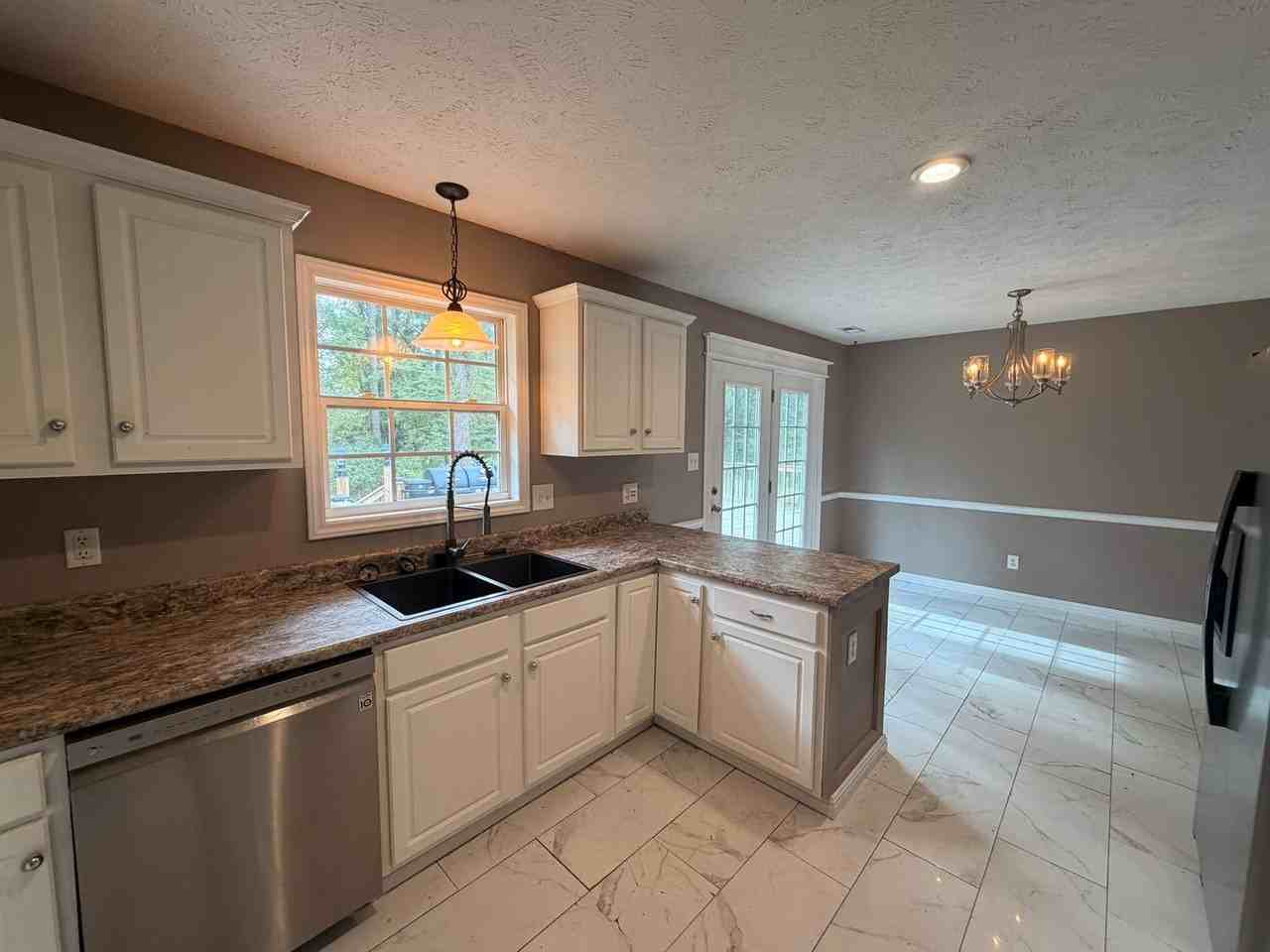 101 Bayou Ct - Photo 6 of 10