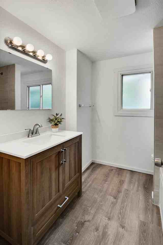 2328 Tacoma Ave S - Photo 6 of 27