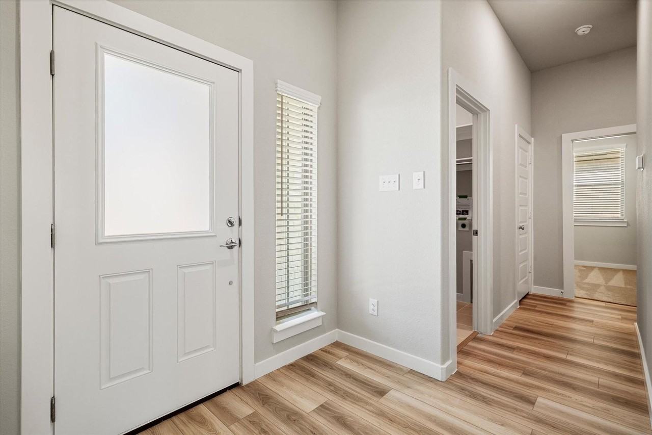 602 Cottagewood Dr - Photo 5 of 21