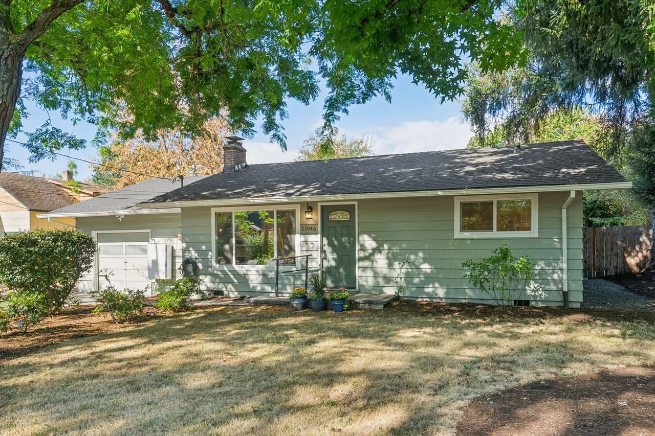 11945 Sw 95th Ave - Photo 2 of 19