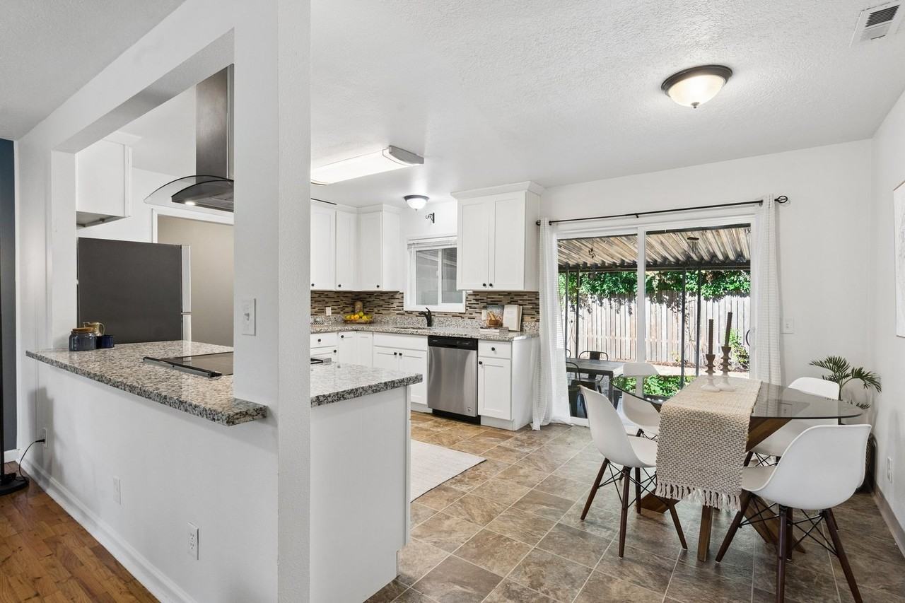 11945 Sw 95th Ave - Photo 6 of 19