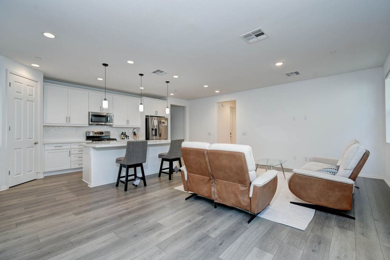 24064 Ashton Rd - Photo 4 of 33