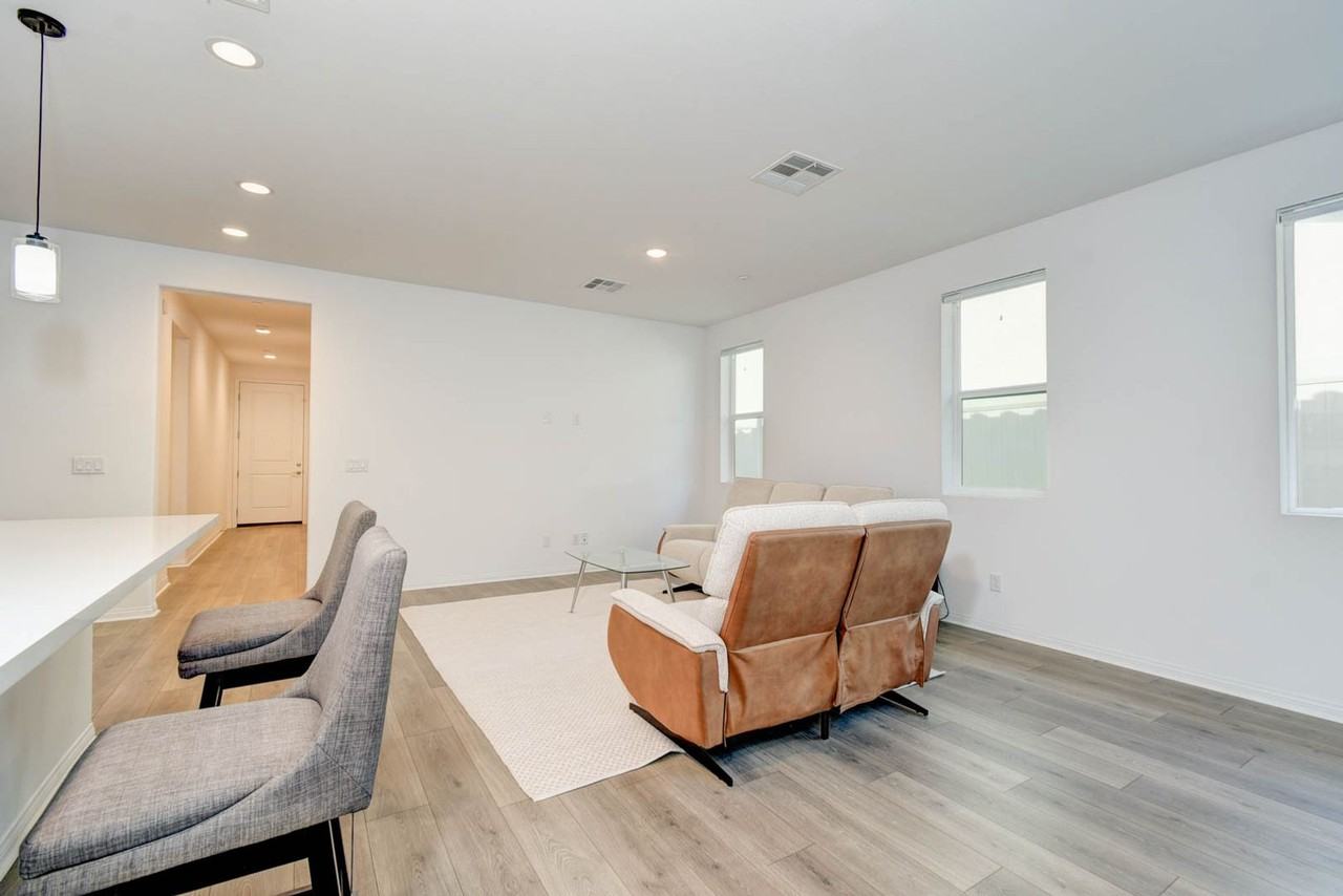 24064 Ashton Rd - Photo 5 of 33