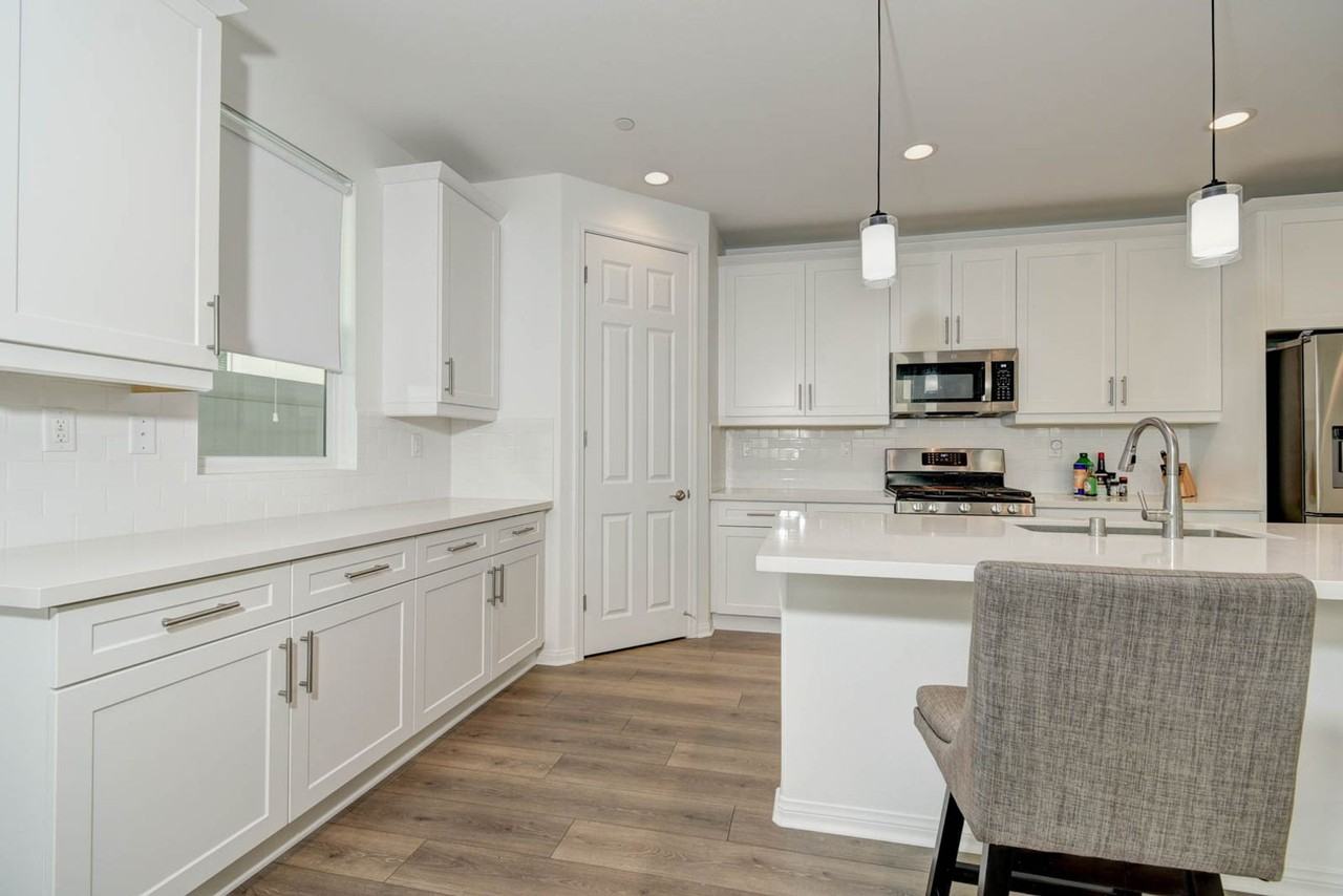 24064 Ashton Rd - Photo 6 of 33