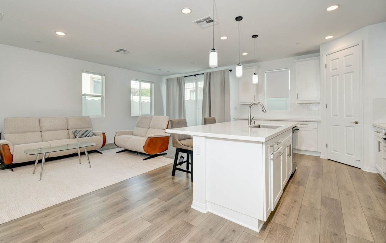 24064 Ashton Rd - Photo 7 of 33
