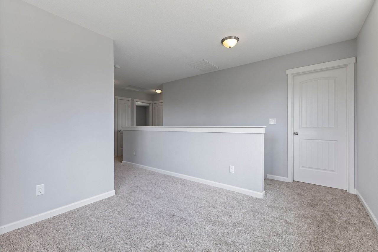 6015 Nw High Heaven Rd - Photo 3 of 26