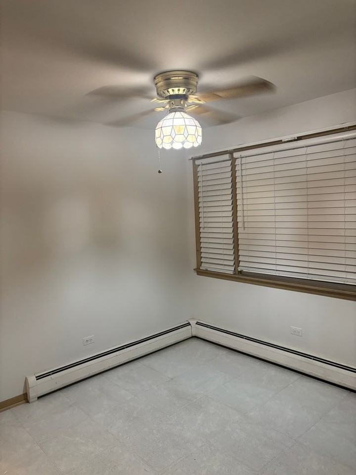 6026 S Kilbourn Ave - Photo 2 of 18