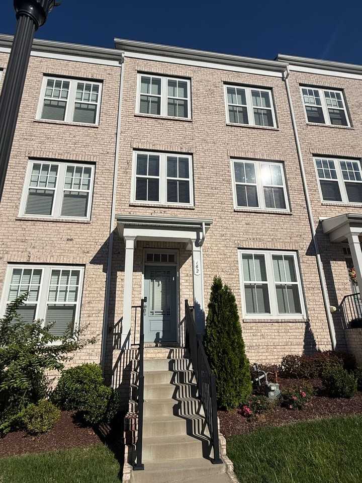 162 Burkitt Commons Ave - Photo 2 of 26