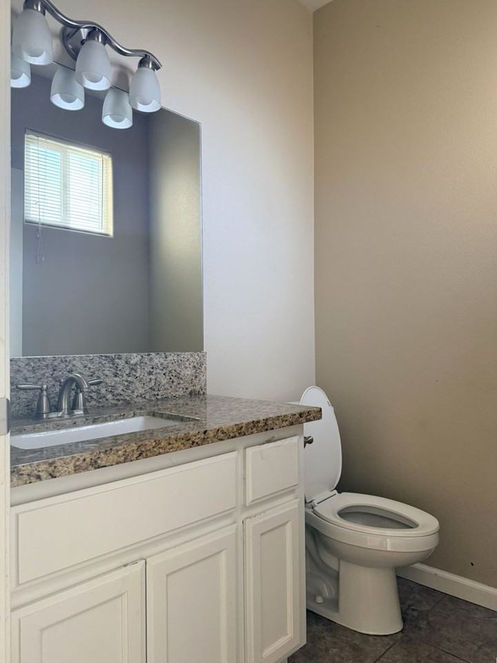 4048 Boulder Creek Ct - Photo 3 of 25