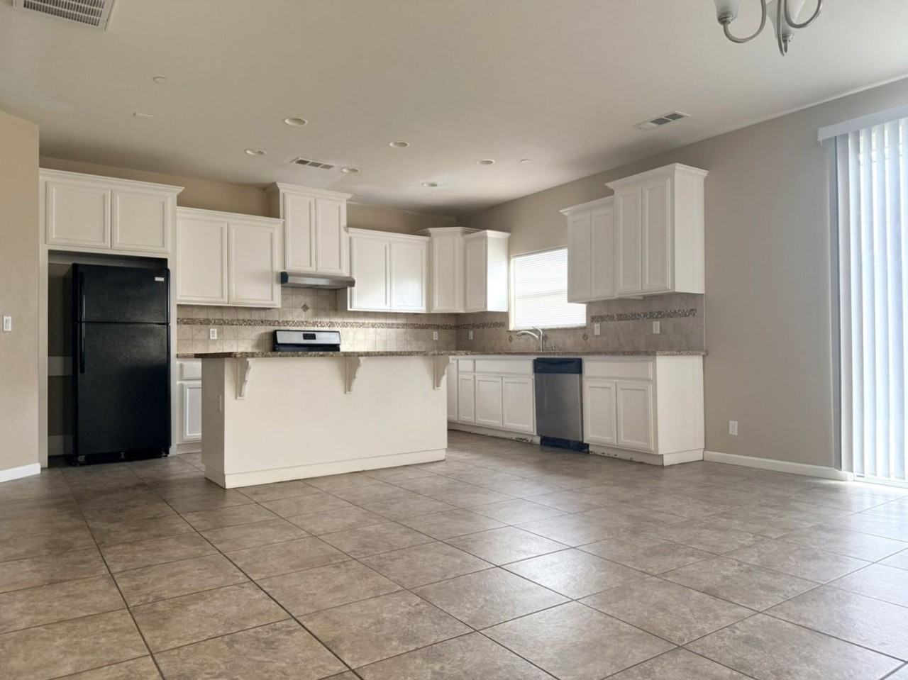 4048 Boulder Creek Ct - Photo 7 of 25