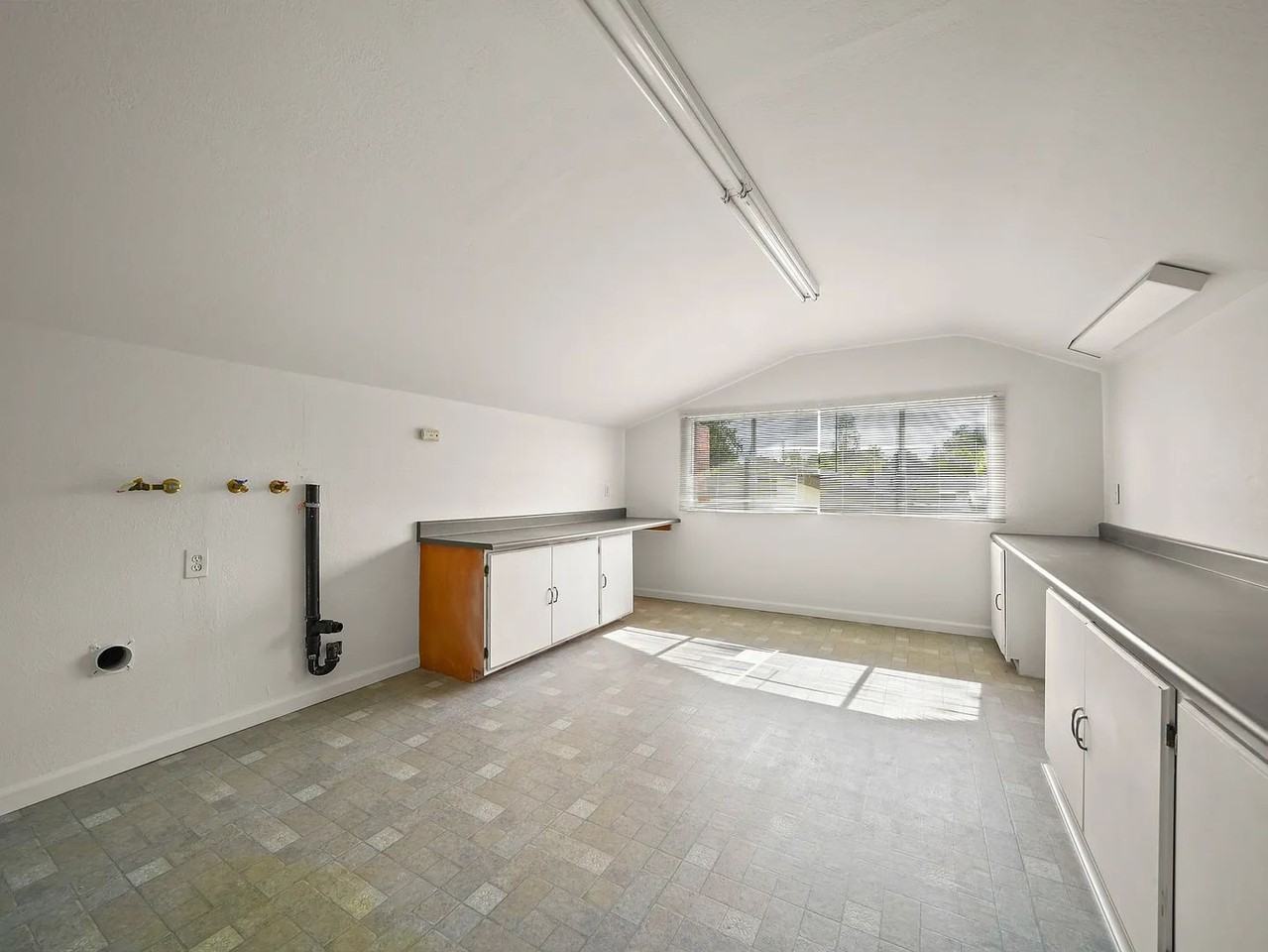 1780 Sargent Rd - Photo 6 of 34