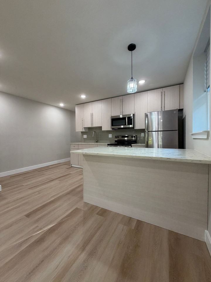 110 S 58th St - Photo 4 of 6