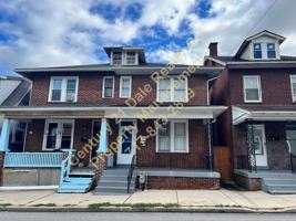 featured image of 306 E College Ave