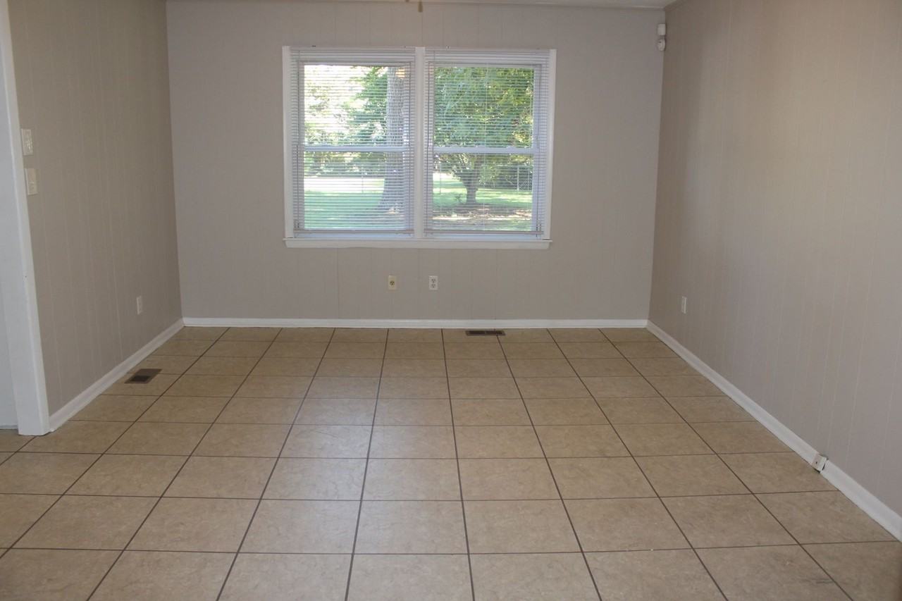 1015 Bingham Dr - Photo 7 of 16