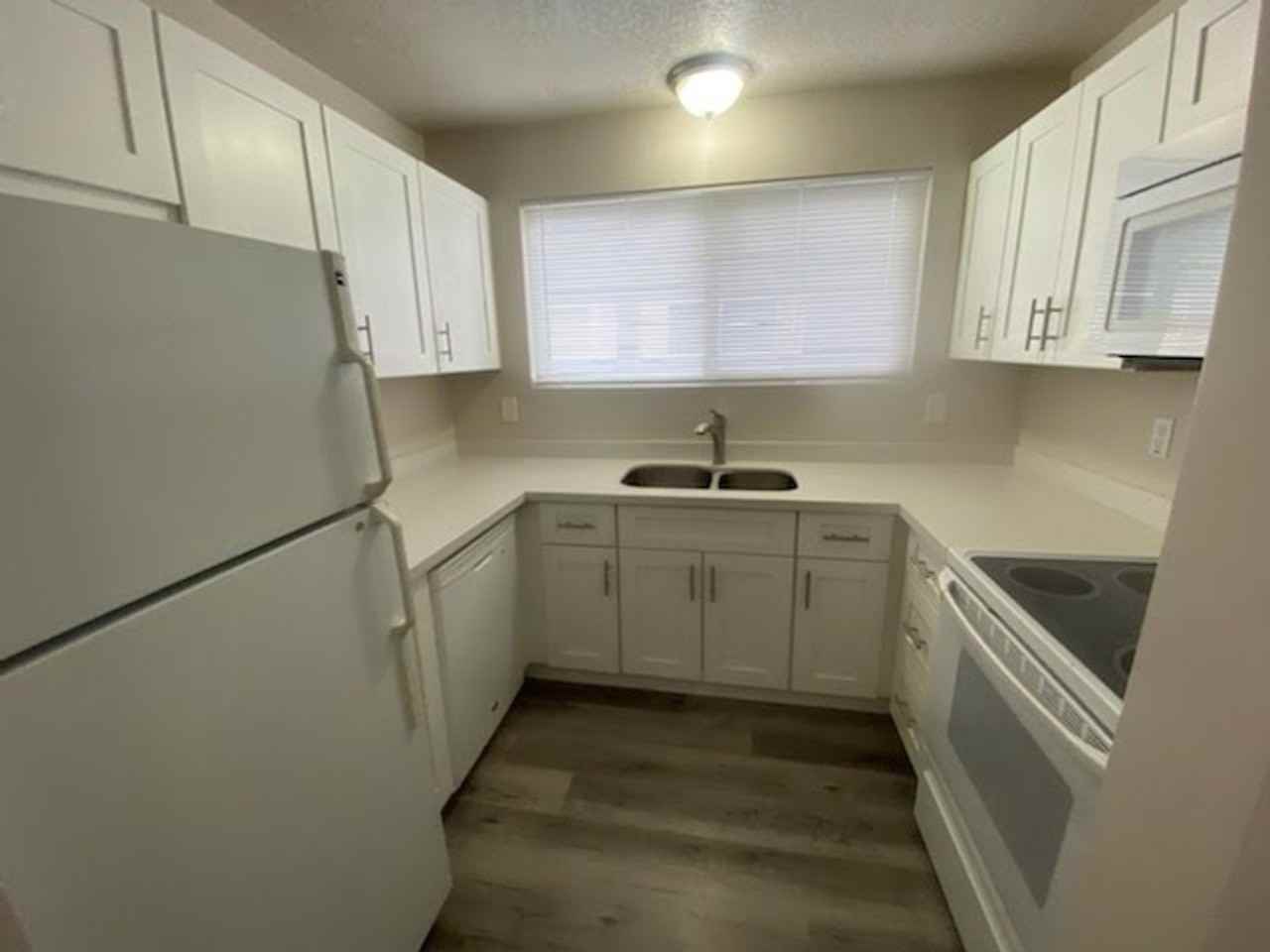 250 E Winslow Ave #4D - Photo 5 of 24
