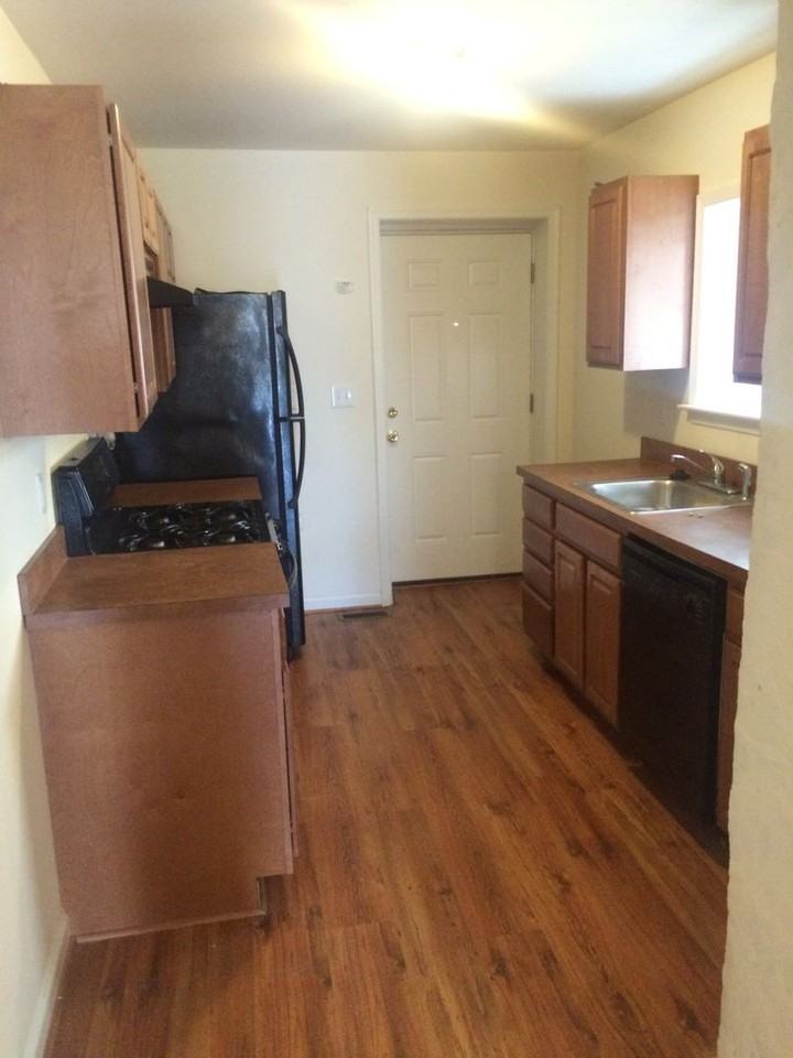 1632 E Preston St - Photo 5 of 17