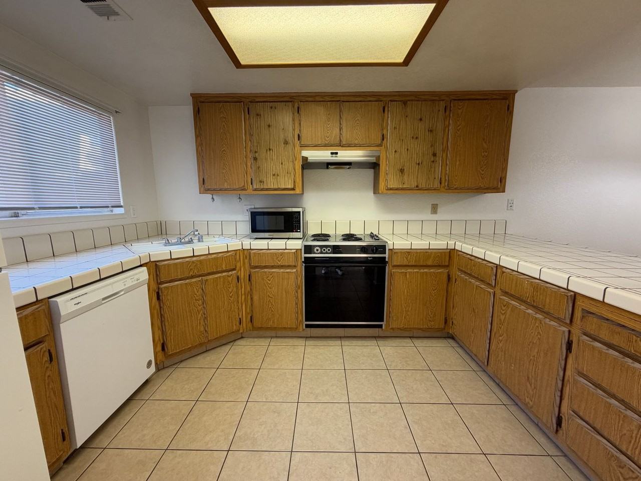 3050 Andre Ln - Photo 4 of 26