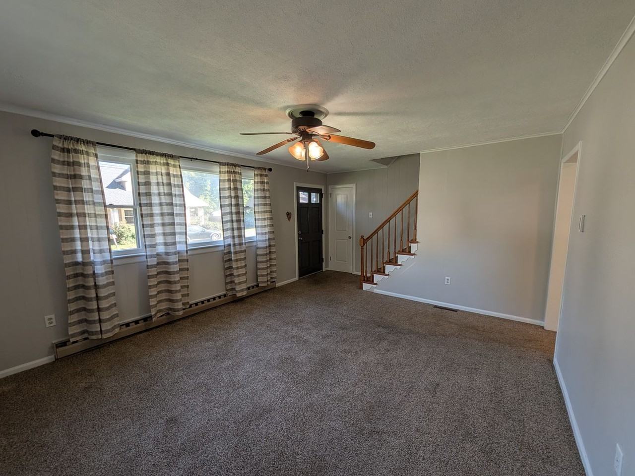 92 Lindberg Ave - Photo 6 of 34