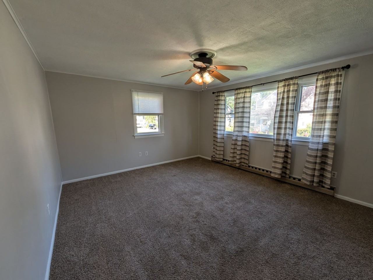 92 Lindberg Ave - Photo 7 of 34