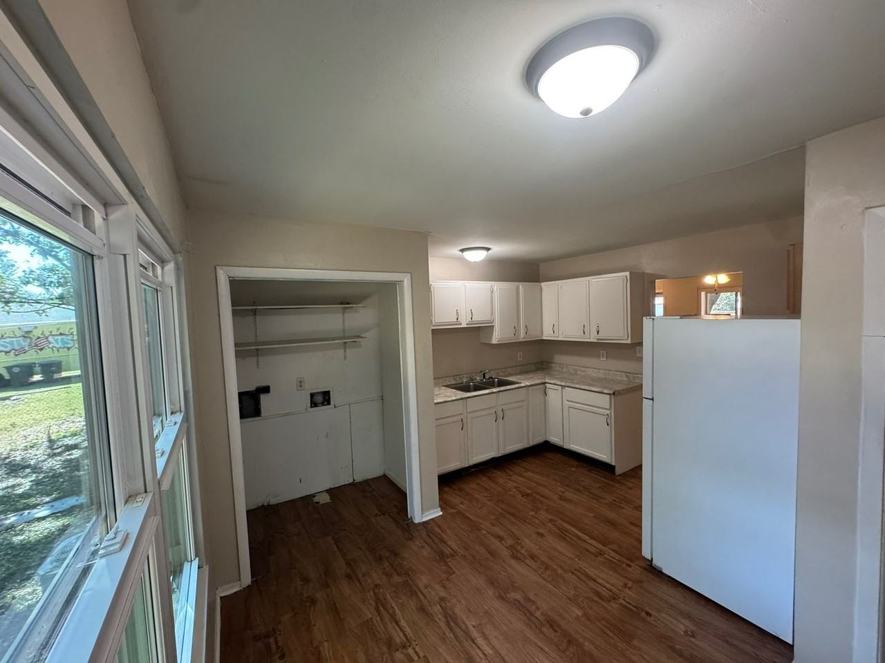 2210 Red Bud Cir - Photo 3 of 10