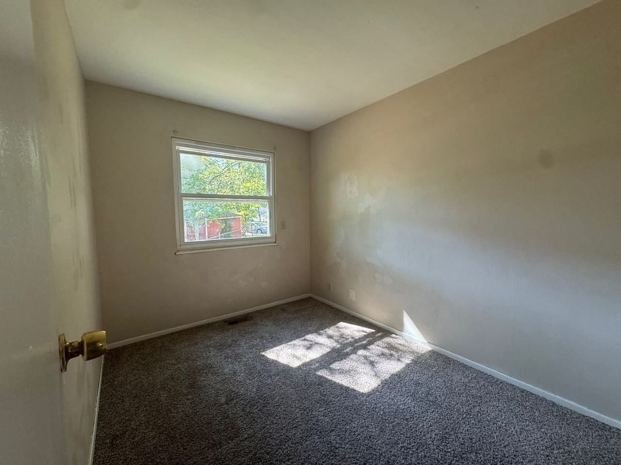 2210 Red Bud Cir - Photo 7 of 10