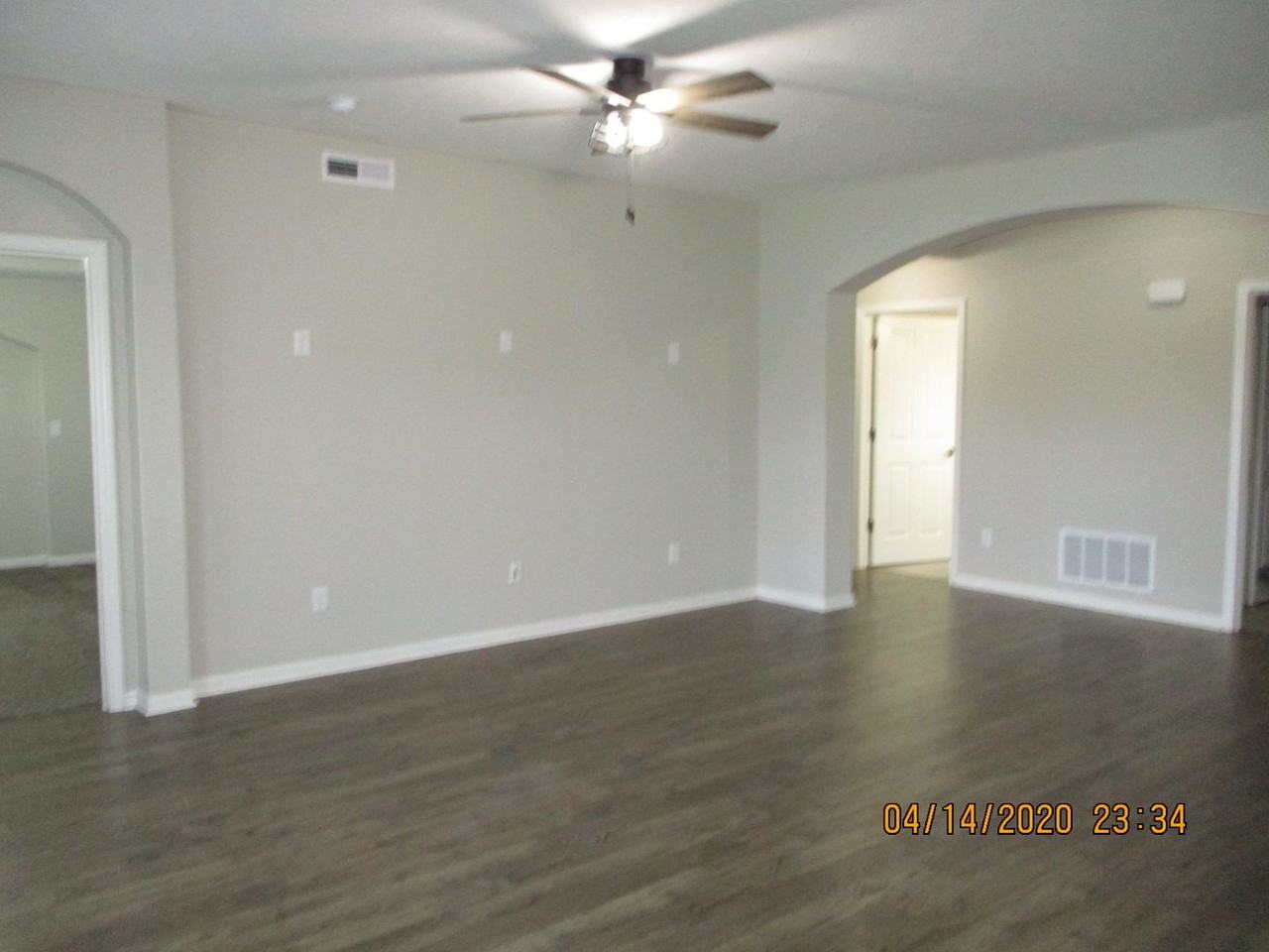 460 Redwood Ln - Photo 2 of 17