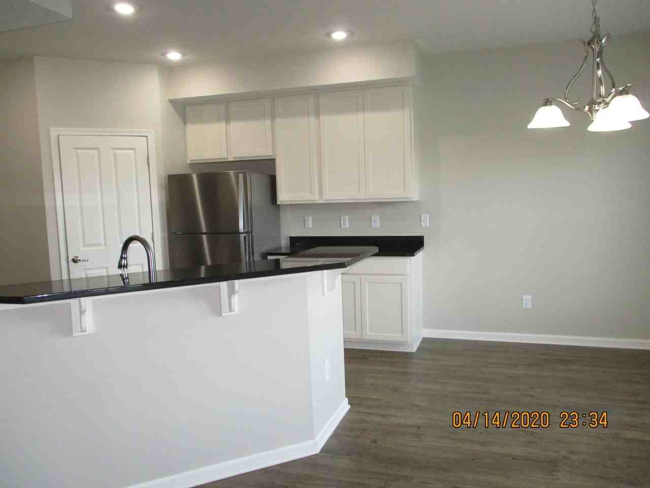 460 Redwood Ln - Photo 3 of 17