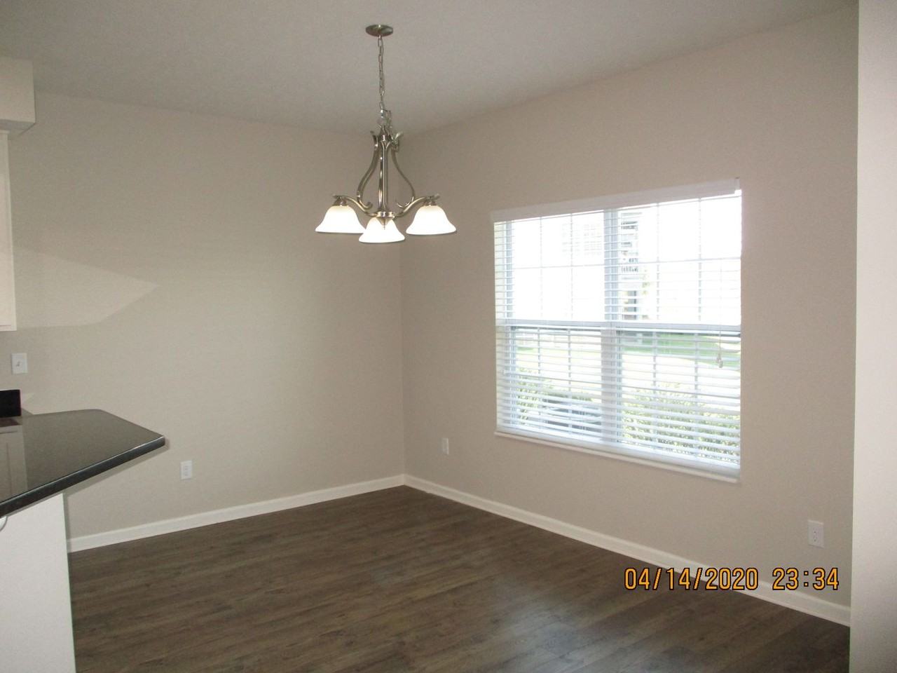 460 Redwood Ln - Photo 6 of 17