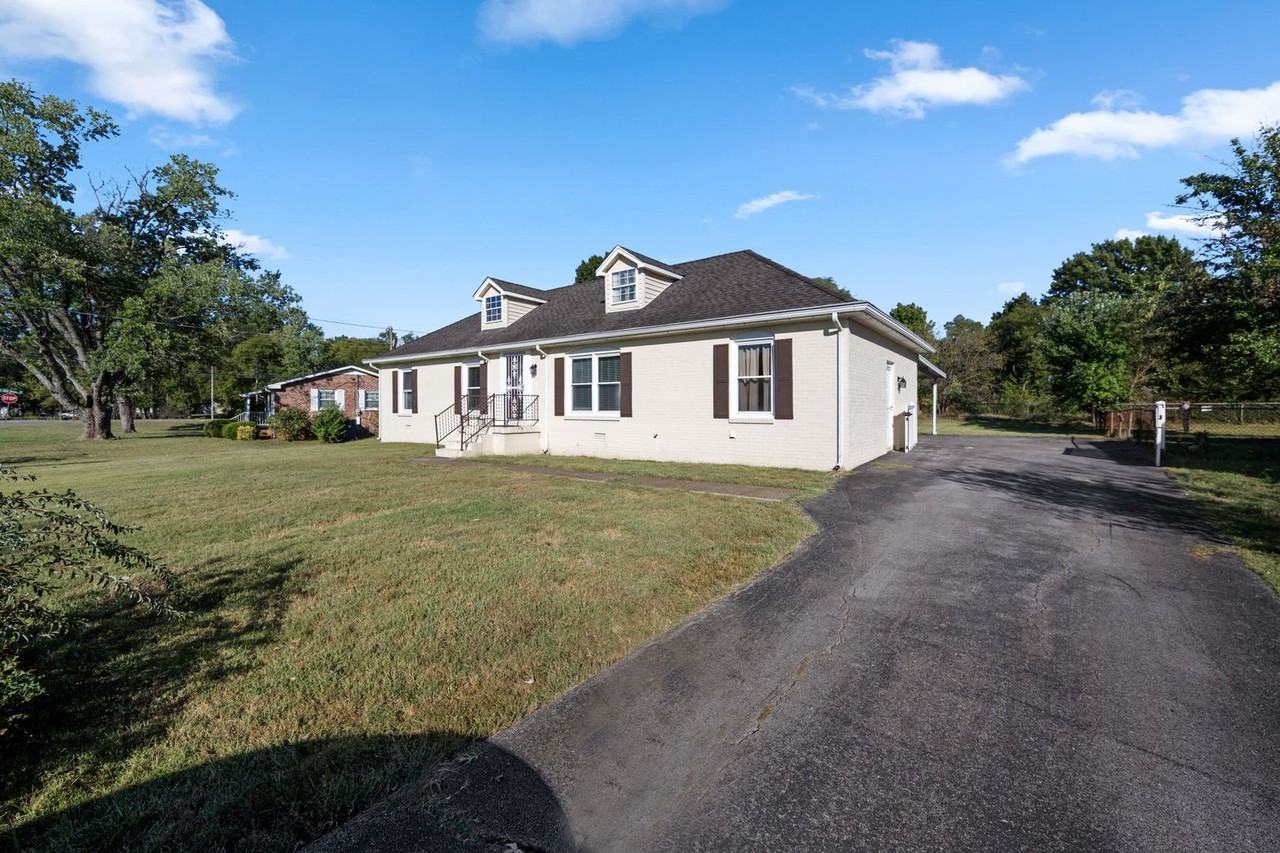 420 Ross Dr - Photo 2 of 39