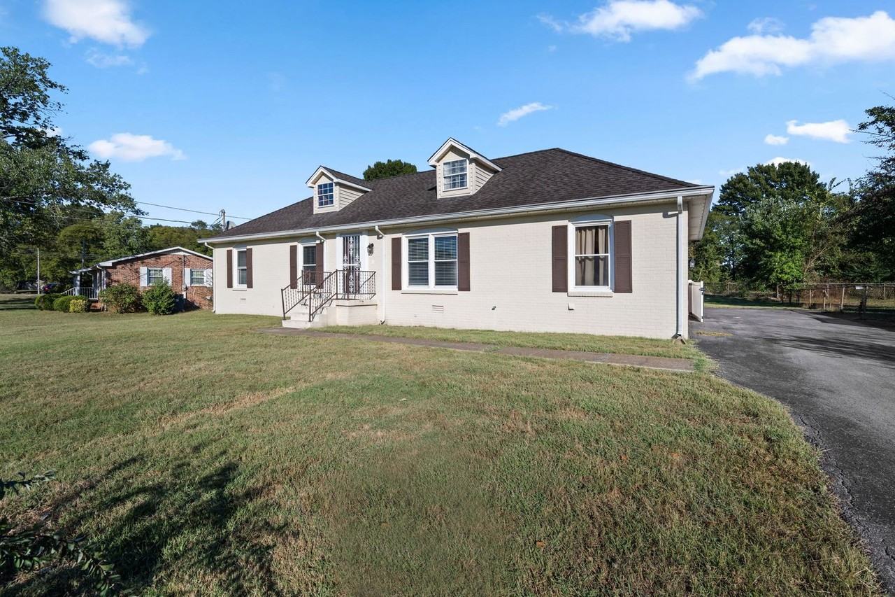 420 Ross Dr - Photo 3 of 39
