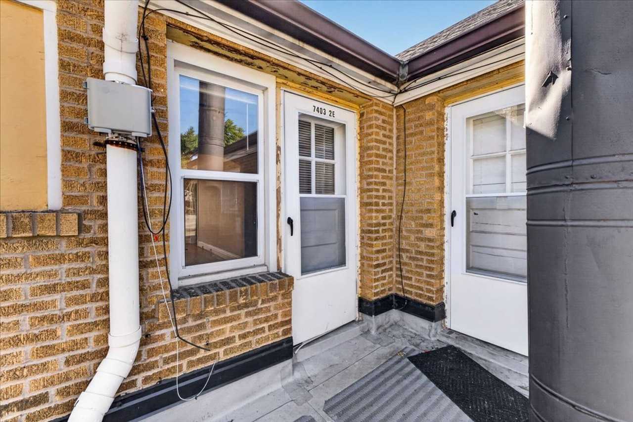 7403 Pershing Ave - Photo 4 of 22