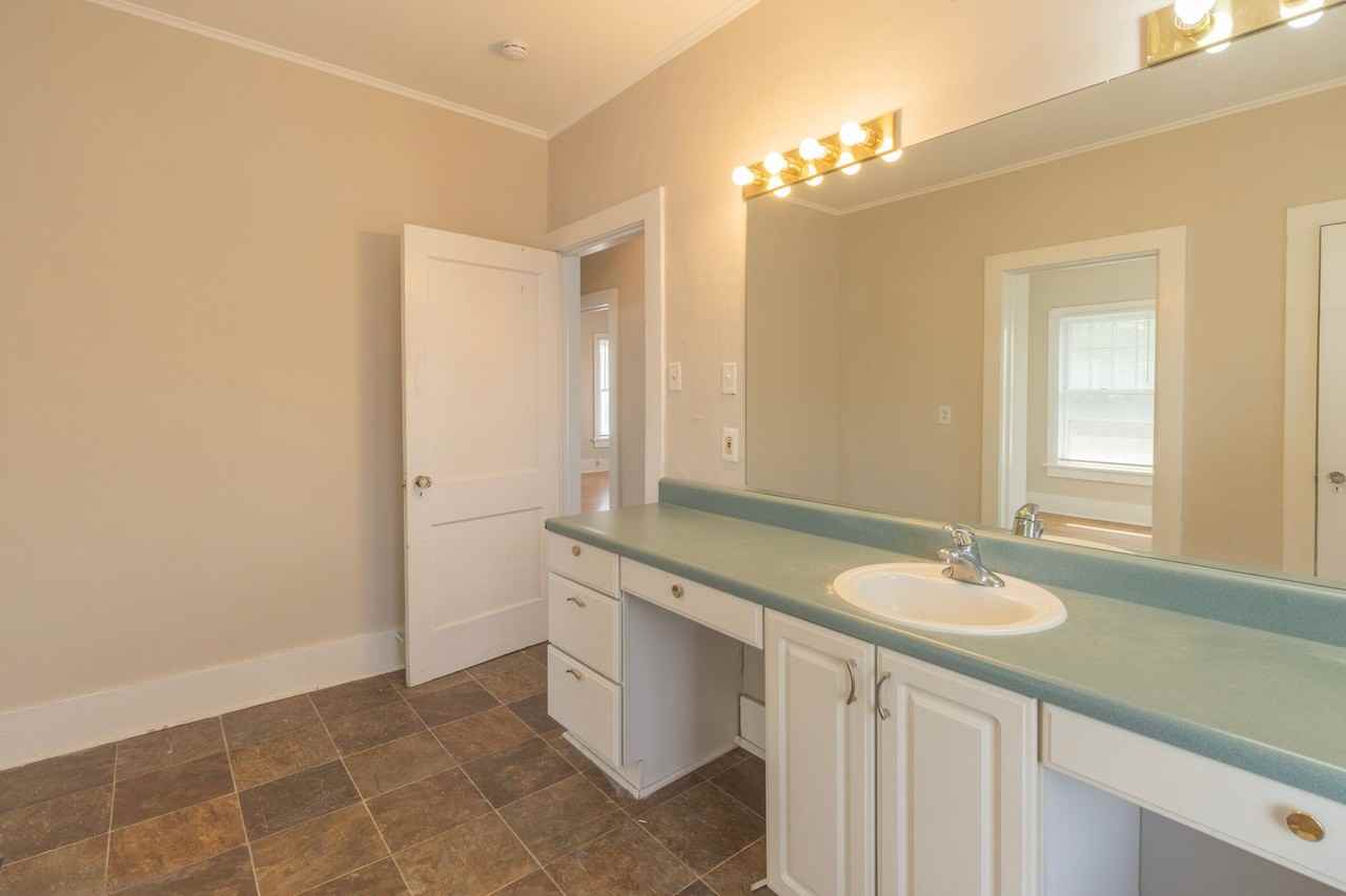 302 Hitt St - Photo 4 of 41