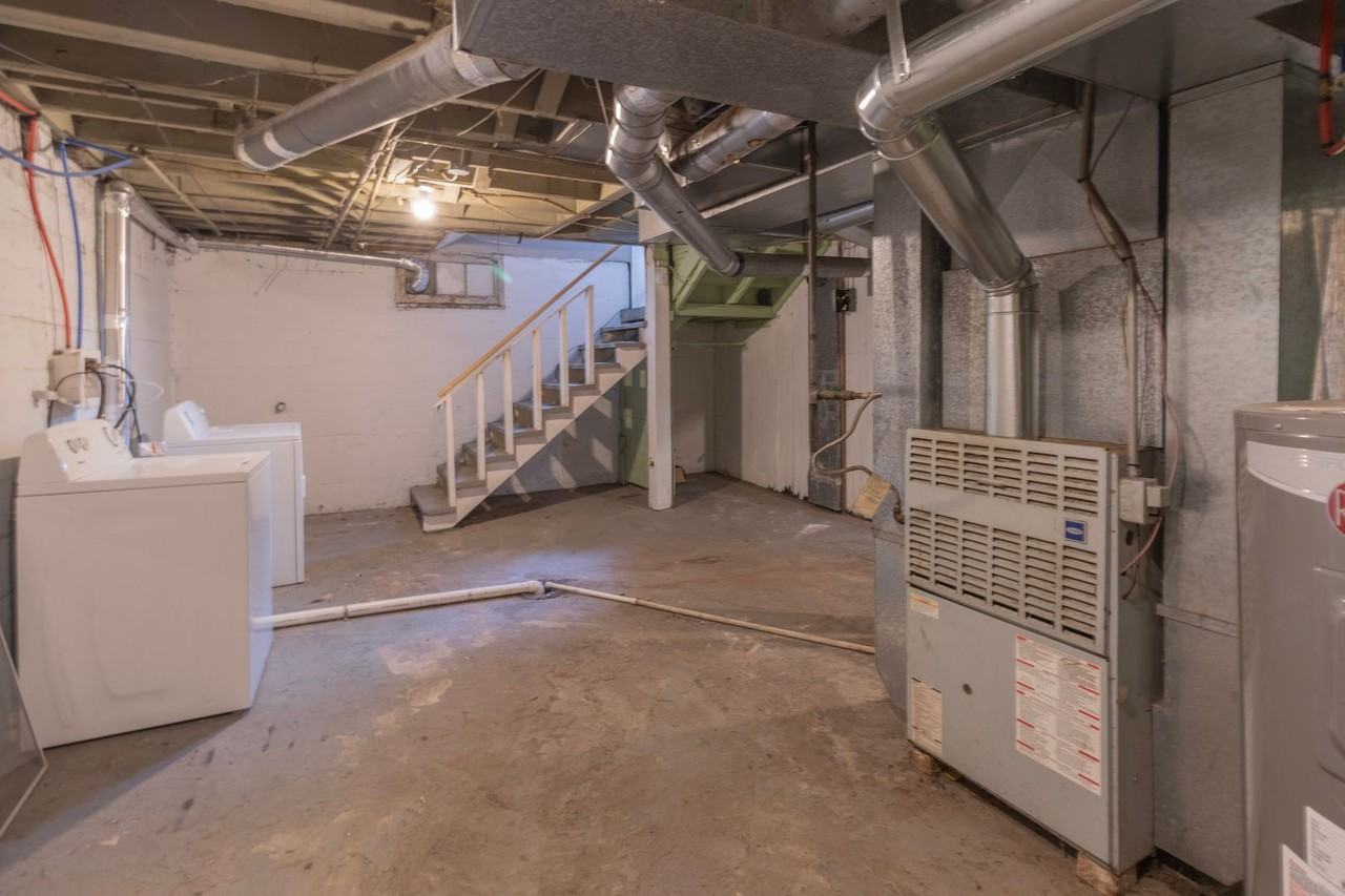 302 Hitt St - Photo 6 of 41