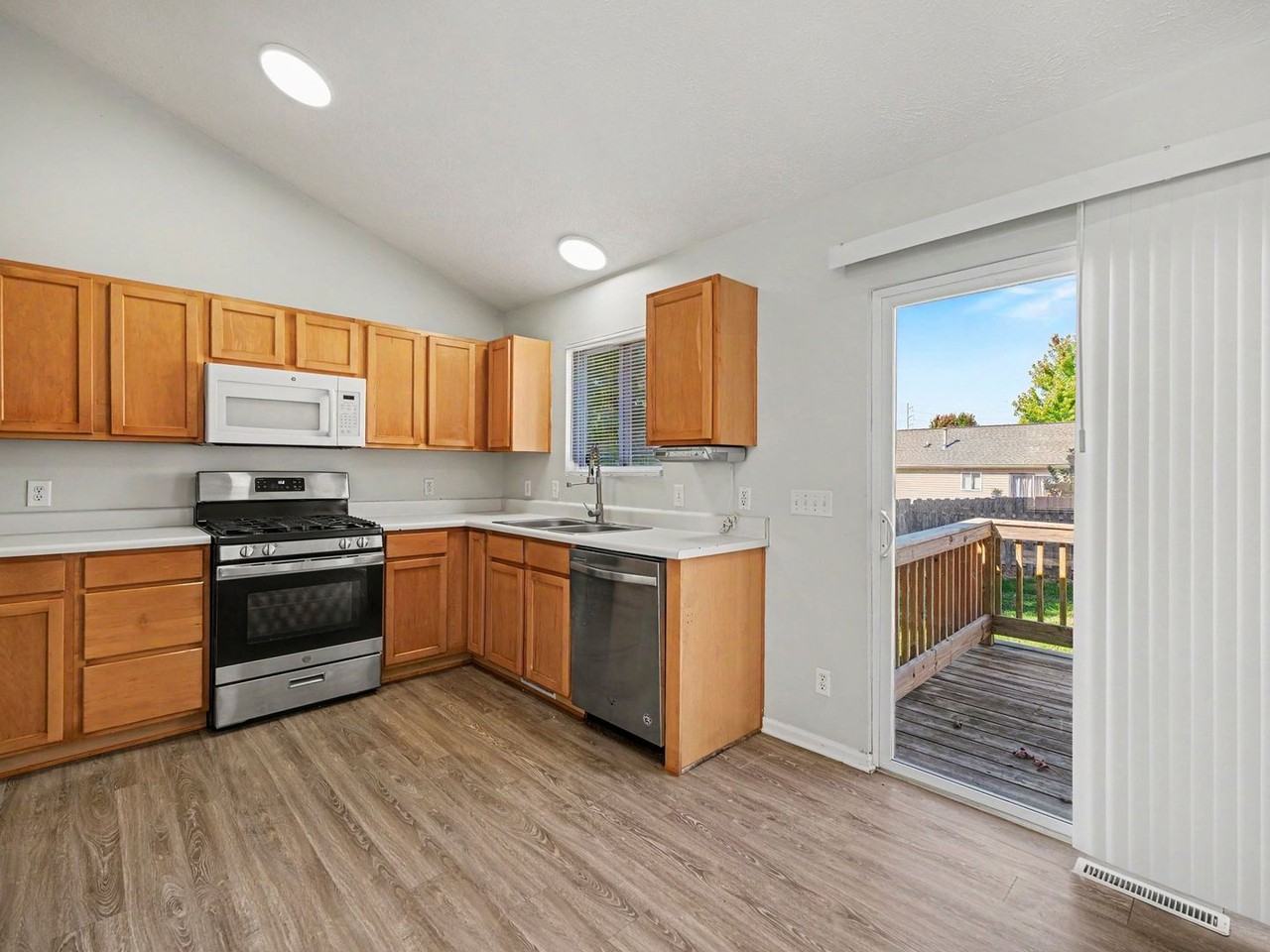 17836 Josephine St - Photo 4 of 18