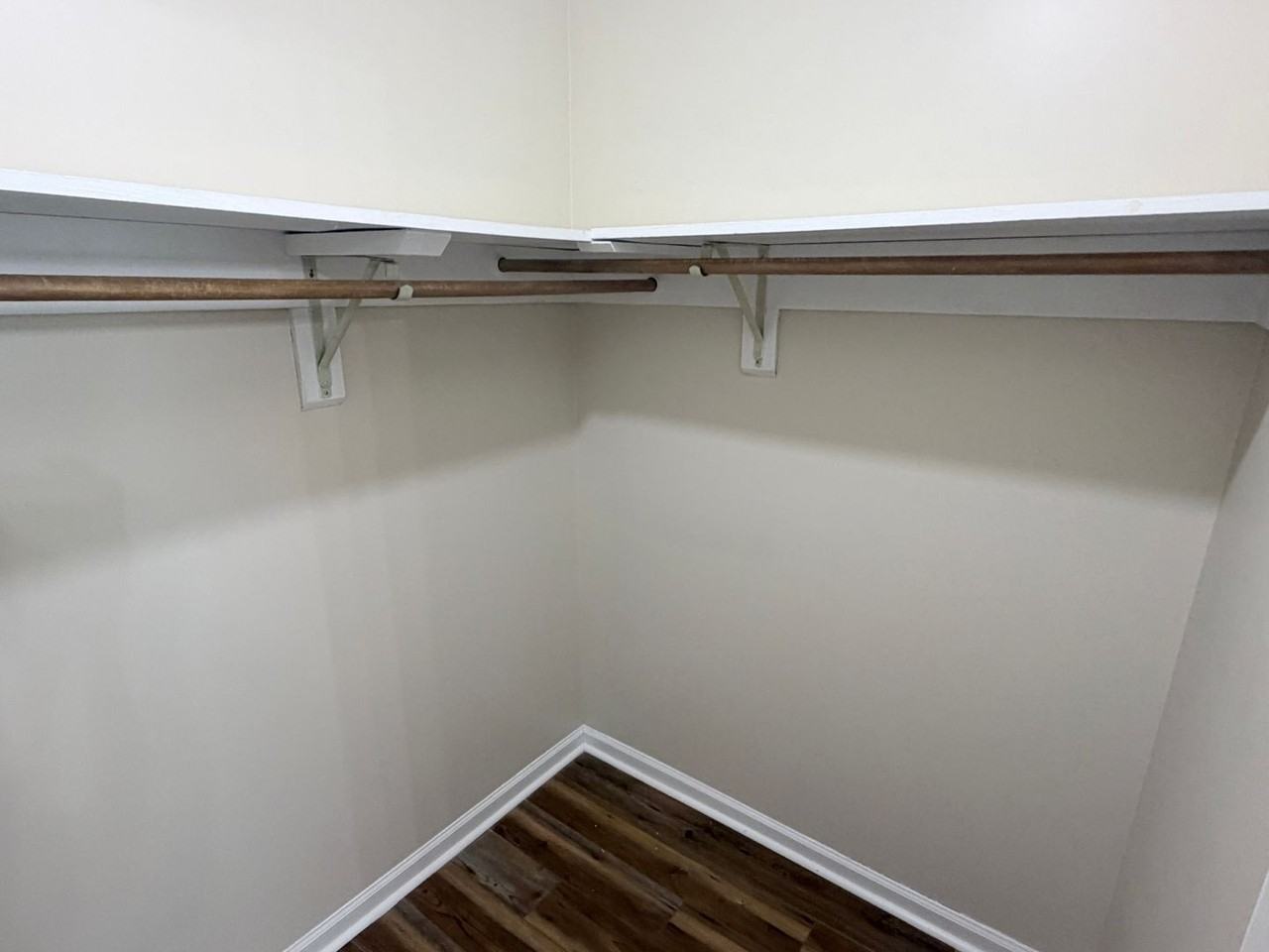 308 Lakeview Dr - Photo 7 of 15