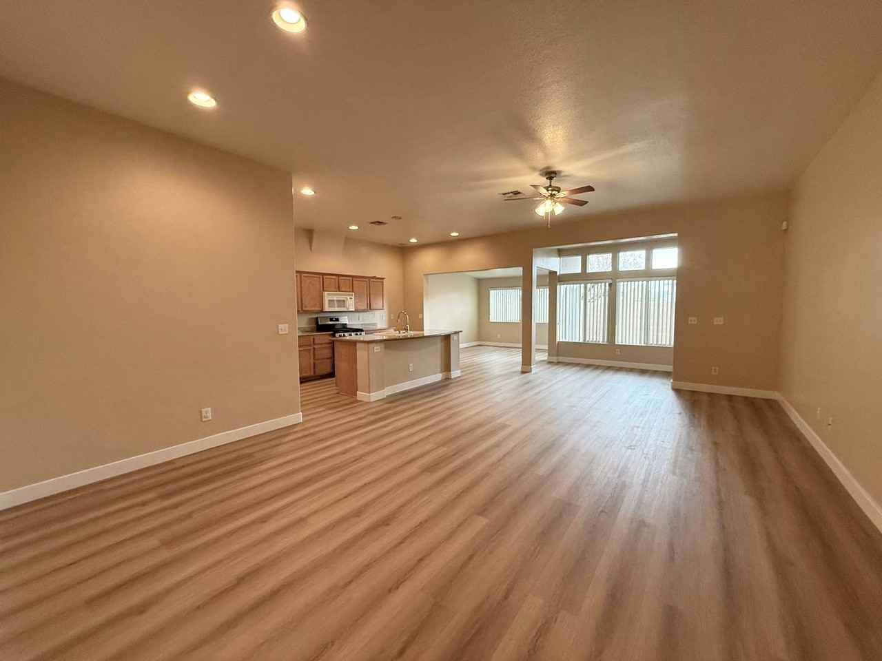 6221 Eagle Cap Ct - Photo 7 of 26