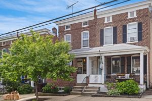 featured image of 1310 N Dupont St