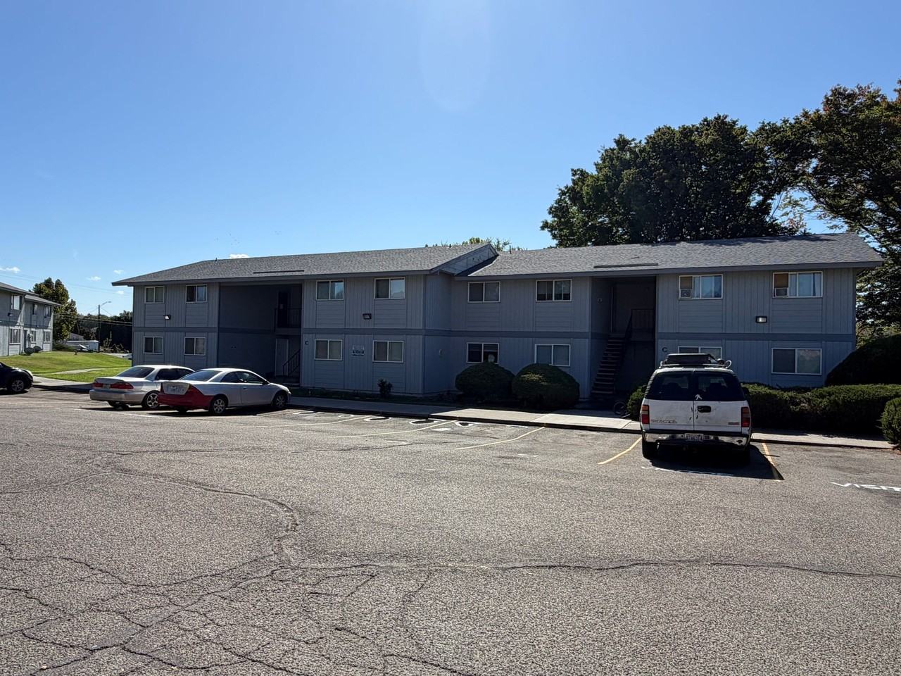 Grandridge Apartments - Photo 3 of 12